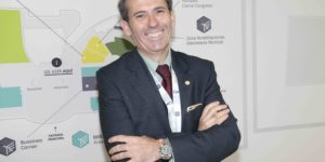Javier Lara, decano del Colegio de Abogados de Málaga, fue nombrado "malagueño del año 2015" por la Asociación Malagueña de Escritores Amigos de Málaga.