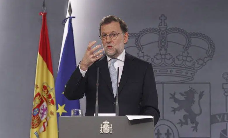 Rajoy ofrece a PSOE y C’s un gobierno sin descartar cambios constitucionales