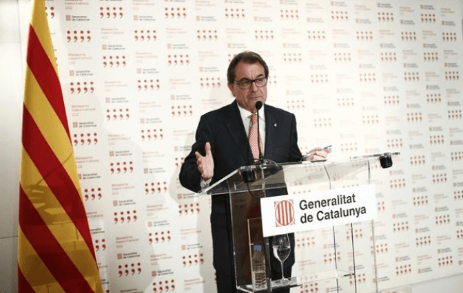 Artur Mas podría enfrentarse a penas de hasta 15 años de cárcel si celebra una consulta ilegal