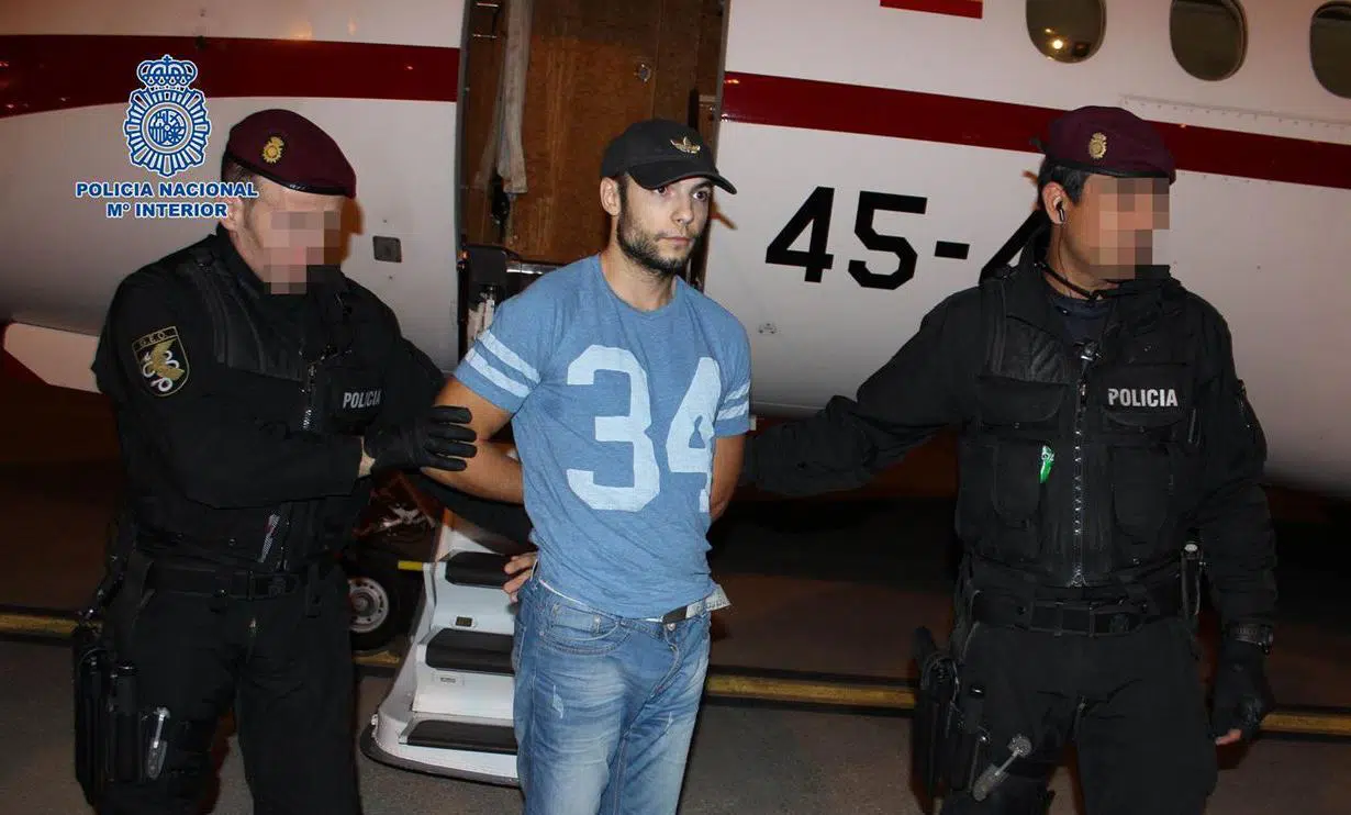 Los policías que trajeron a Morate desde Madrid testifican que les dio detalles de que él asesinó a Laura y Marina