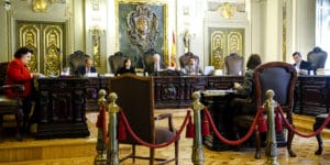 El BOE publica el listado de los opositores a jueces y fiscales que han pasado el primer examen-test