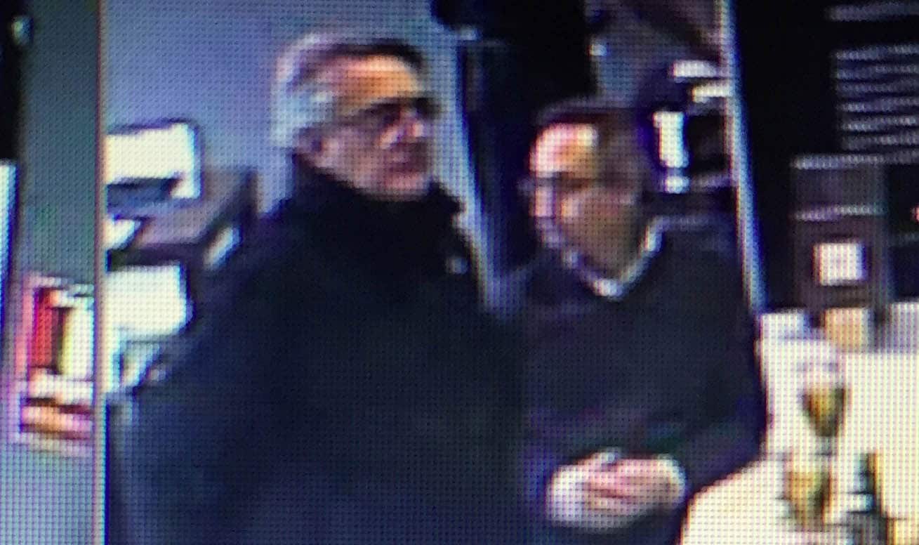 Dos asesores del PP «espían» y fotografían a una periodista que investiga el caso Imelsa y la operación Taula