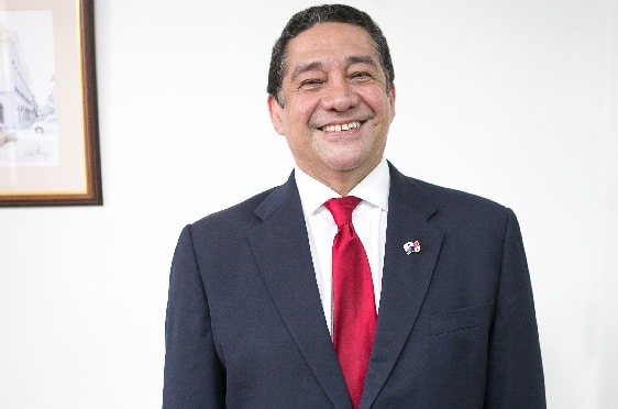 Los abogados panameños exigen a su Gobierno que actúe legalmente contra cualquier país que ataque la reputación nacional