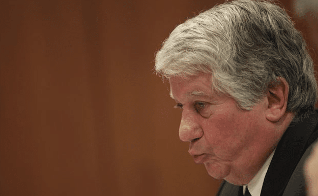 Arturo Fernández dice que usó la tarjeta en sus restaurantes porque «son más baratos»