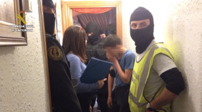 El juez Ruz ordena prisión para la madre de los gemelos ‘yihadistas’ de Badalona