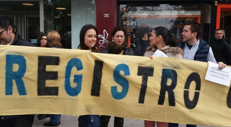 Los secretarios judiciales se ofrecen para gestionar el Registro Civil