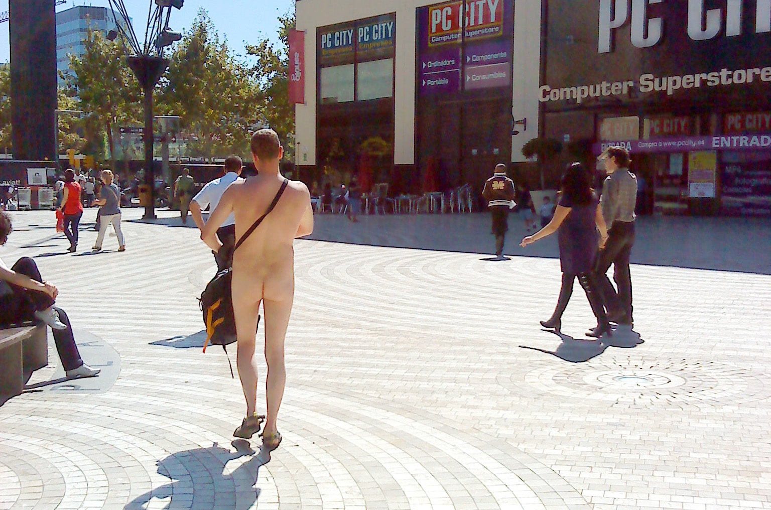 El Tribunal Supremo sentencia: Prohibido caminar desnudo por Barcelona