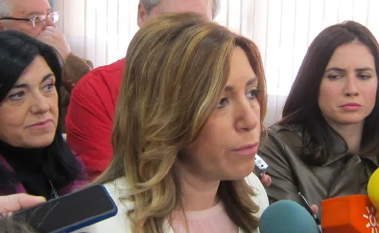Susana Díaz resalta el «dolor» de su familia ante la «cascada de insultos» del doctor Jesús Candel, ‘Spiriman’