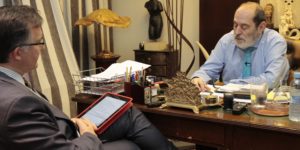 Emilio Rodríguez Menéndez: «La venganza es un plato que se come frío»