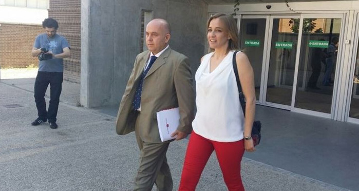 Tania Sánchez «NO SABÍA» que estaba aprobando UN CONTRATO favorable a SU HERMANO