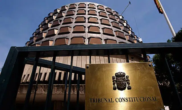 El Constitucional cancela todas las multas al número 2 de Junqueras y a la responsable de procesos electorales