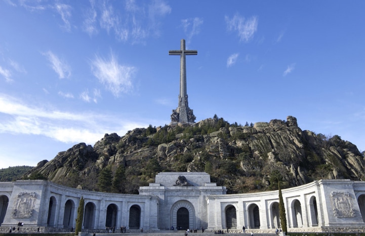 Tramitan hasta 17 causas sobre la suspensión cautelar de la licencia para exhumar a Franco