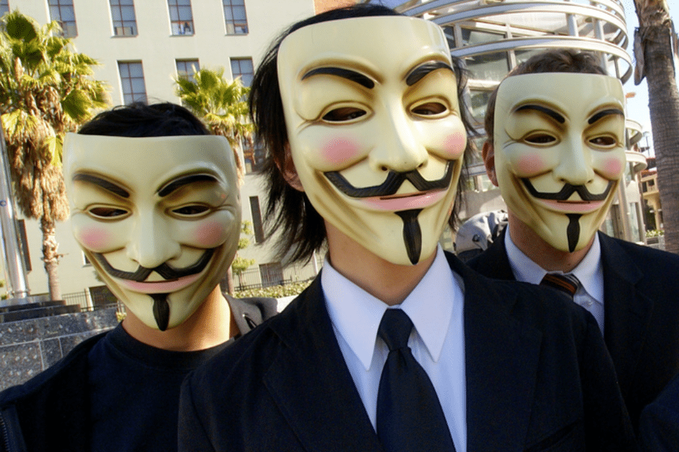 Absueltos los tres acusados de formar la cúpula española de Anonymous