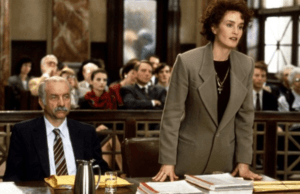 Jessica Lange interpreta a una prestigiosa abogada criminalista de Chicago que debe defender a su padre acusado de ser un criminal nazi.