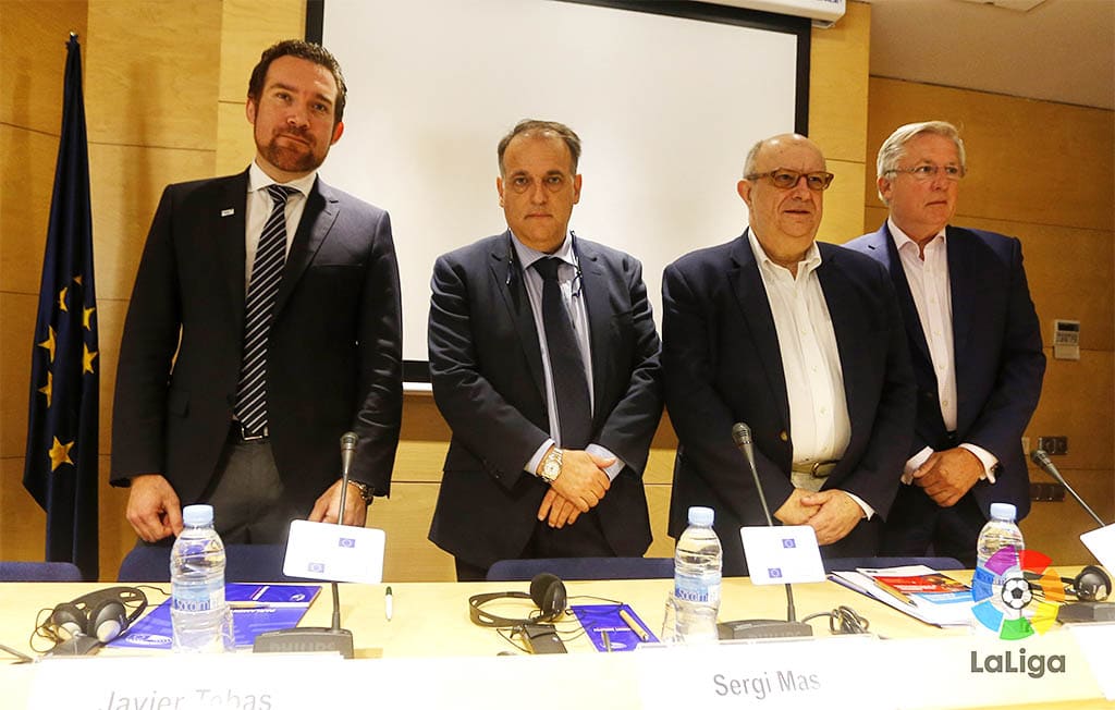 El amaño de los partidos de fútbol es un problema global y la mayor amenaza para el deporte