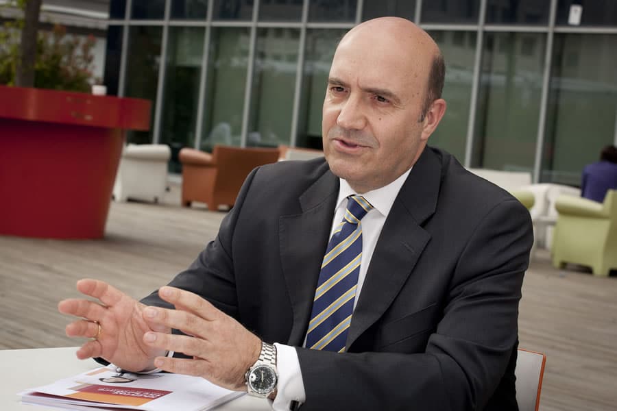 Expertos y directivos reclaman al futuro Gobierno que no toque el Impuesto de Sociedades y que rebaje el IRPF en la próxima legislatura