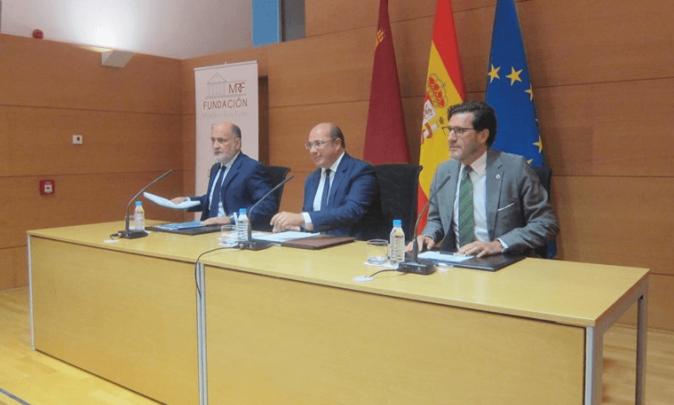 Pérez de los Cobos aboga por reformar la Constitución para «garantizar su perdurabilidad»