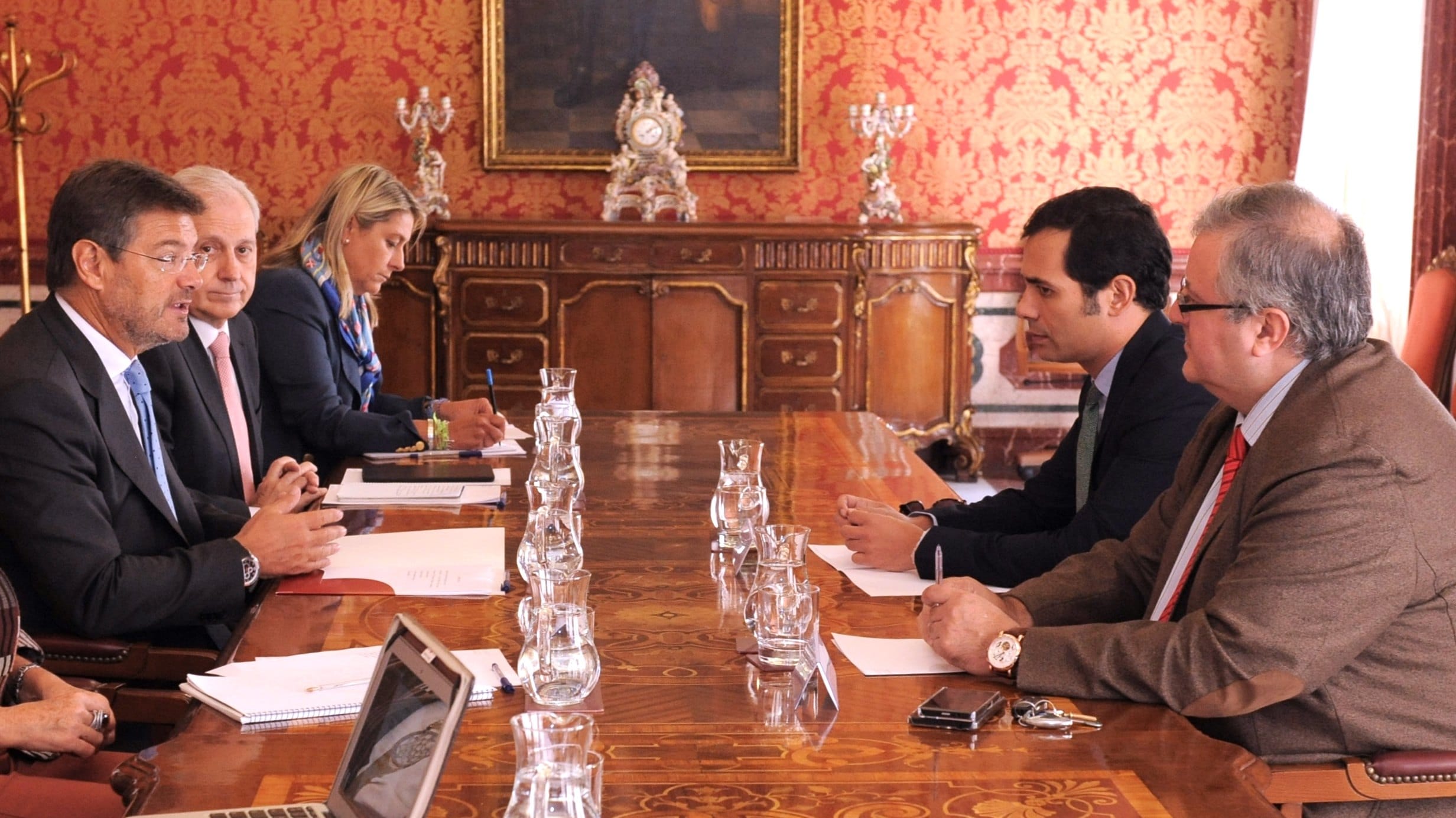 Catalá asegura a la Francisco de Vitoria que respetará el sistema de elección de los 12 vocales jueces que pacten las 4 asociaciones