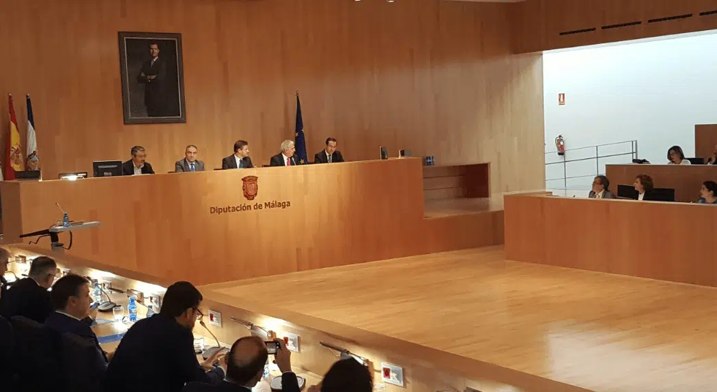 Catalá aboga por la cercanía con los profesionales de Justicia para abordar reformas