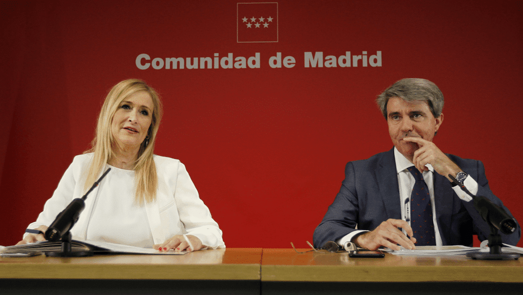 Cifuentes somete a los altos cargos de la Comunidad de Madrid a un Código Ético de obligado cumplimiento