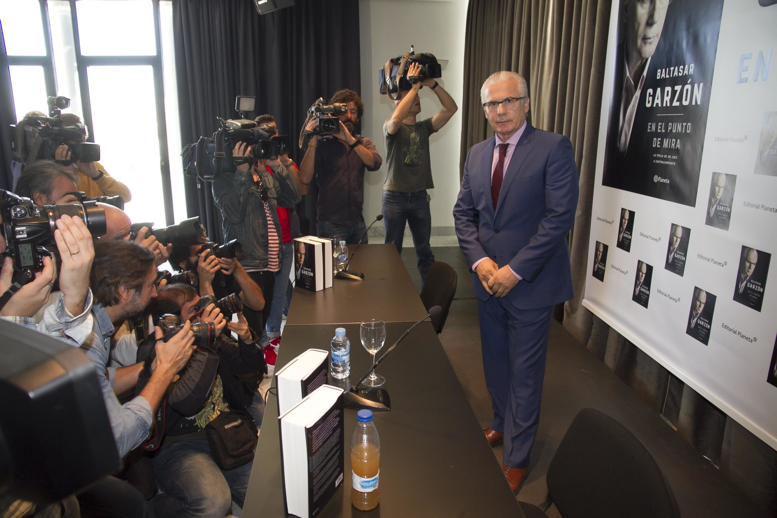 Garzón al comienzo de la rueda de prensa que tuvo lugar para presentar su último libro. Confilegal.