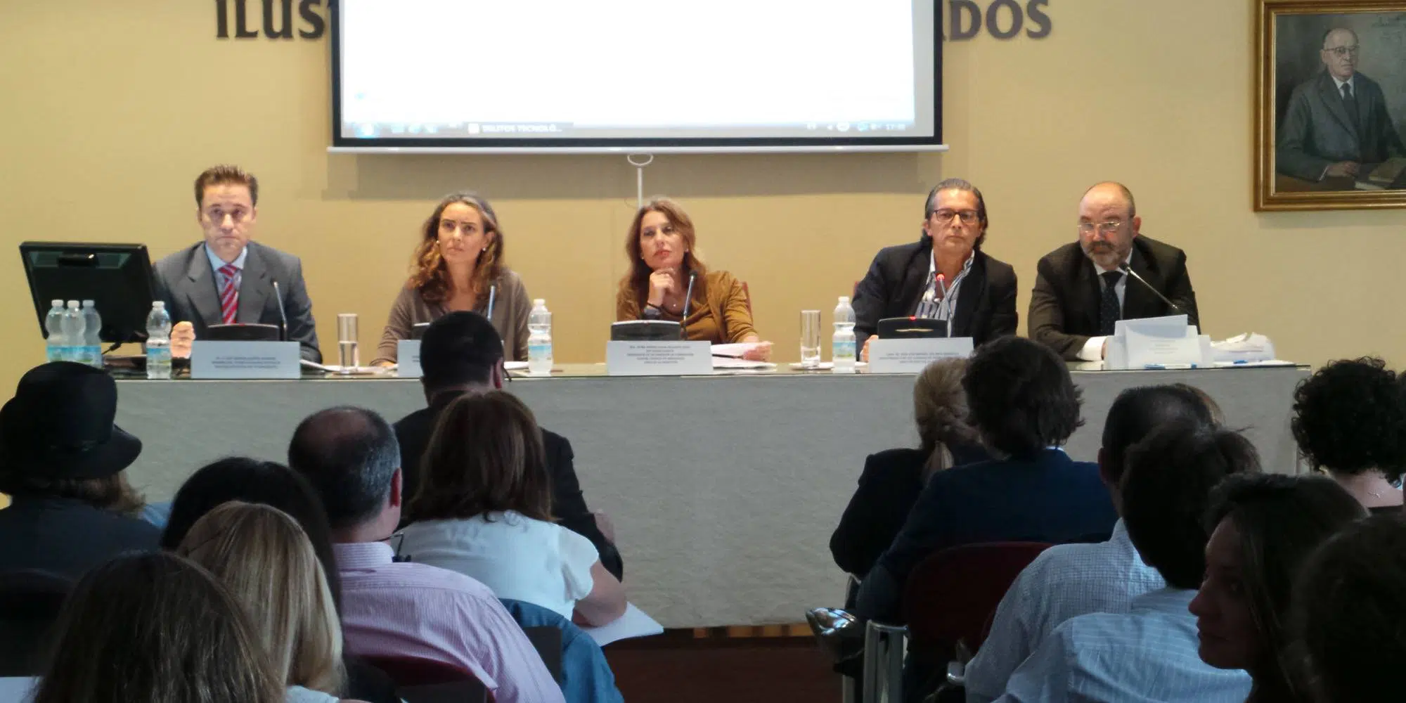 El Colegio de Abogados de Jerez aborda cómo se acreditan los delitos cometidos en redes sociales