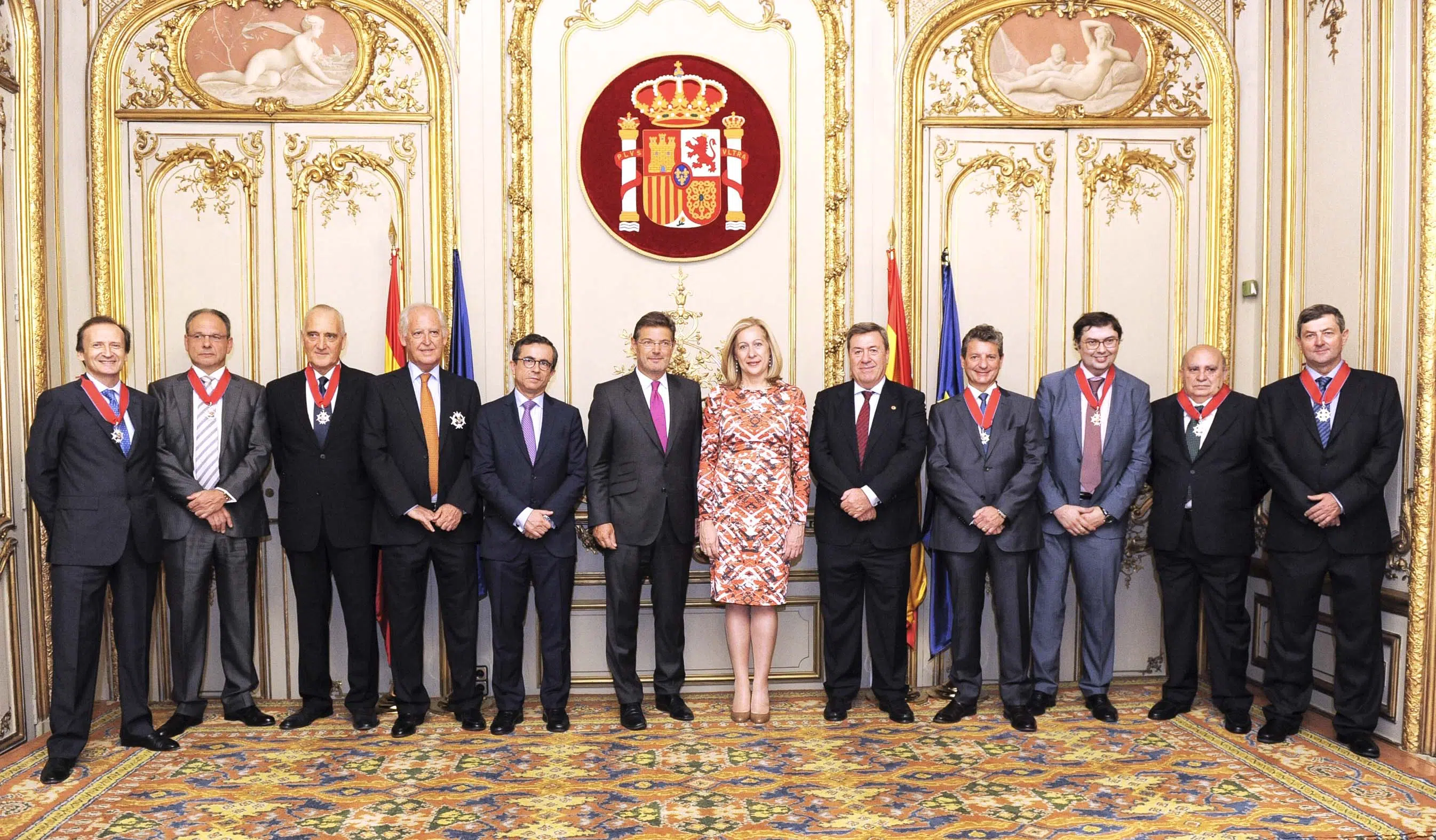 Catalá condecora a siete registradores de la propiedad y mercantiles con la Cruz de San Raimundo de Peñafort