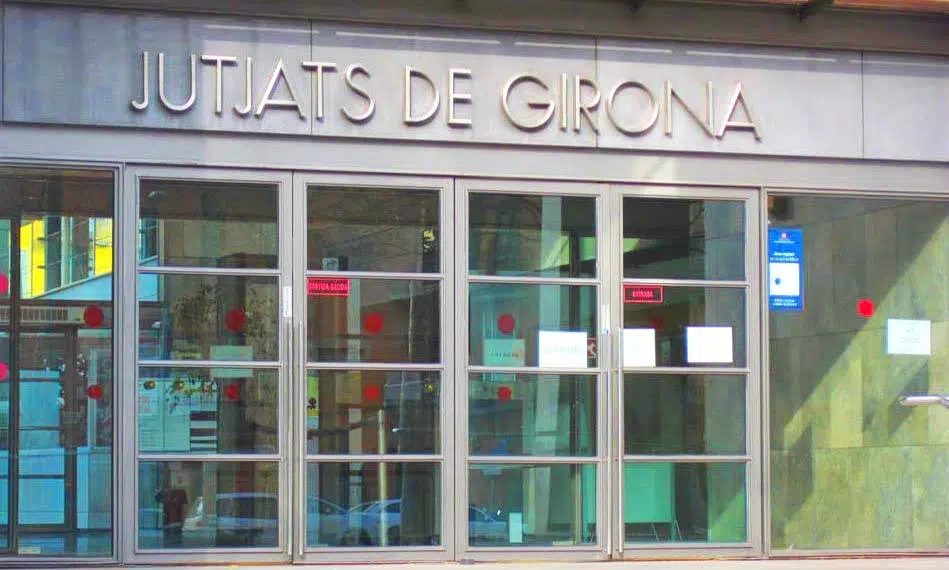 VOX se querella contra la alcaldesa de Girona por cambiar el nombre de la plaza de la Constitución