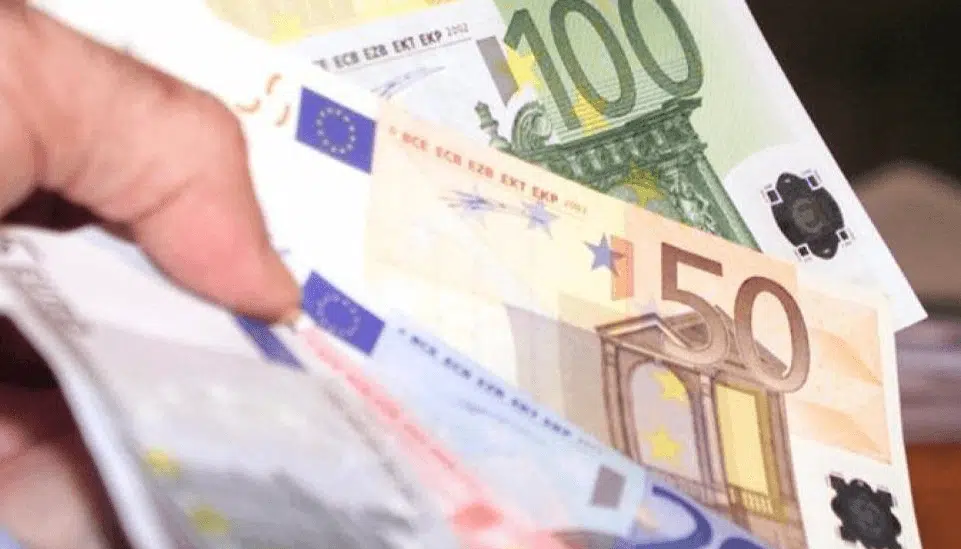 Pagar una factura en metálico superior a 1.000 euros será ilegal desde el 1 de enero