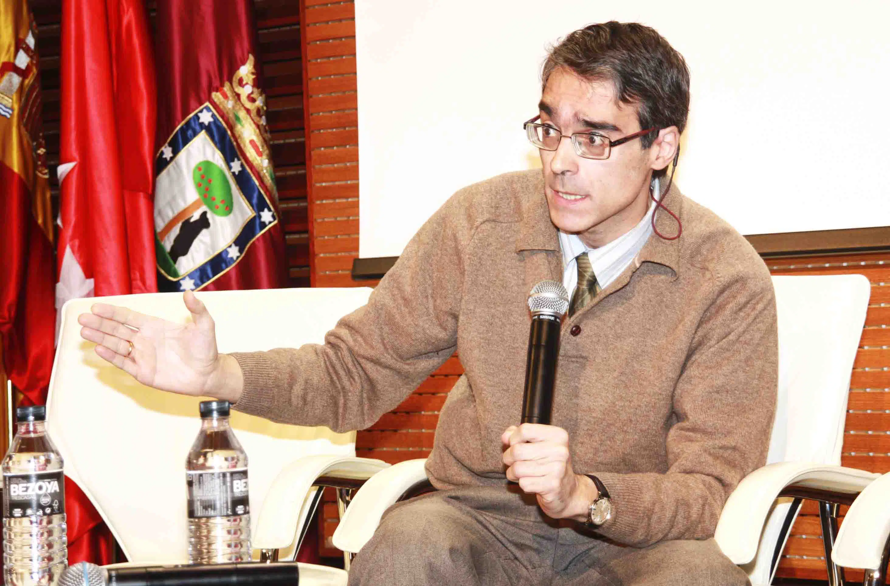 Jesús Villegas: «Existe una alternativa más viable y barata a la del fiscal de instrucción»