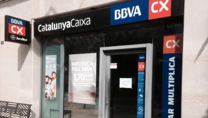 Obligan a Catalunya Banc a pagar los gastos notariales de una hipoteca abusiva