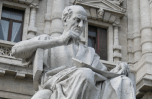 Estatua de Modestino, realizada por Emilio Gallori y que flanquea el Palacio de Justicia de Roma.