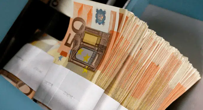 Se enfrenta a 15 años de cárcel por falsificar billetes de 50 euros