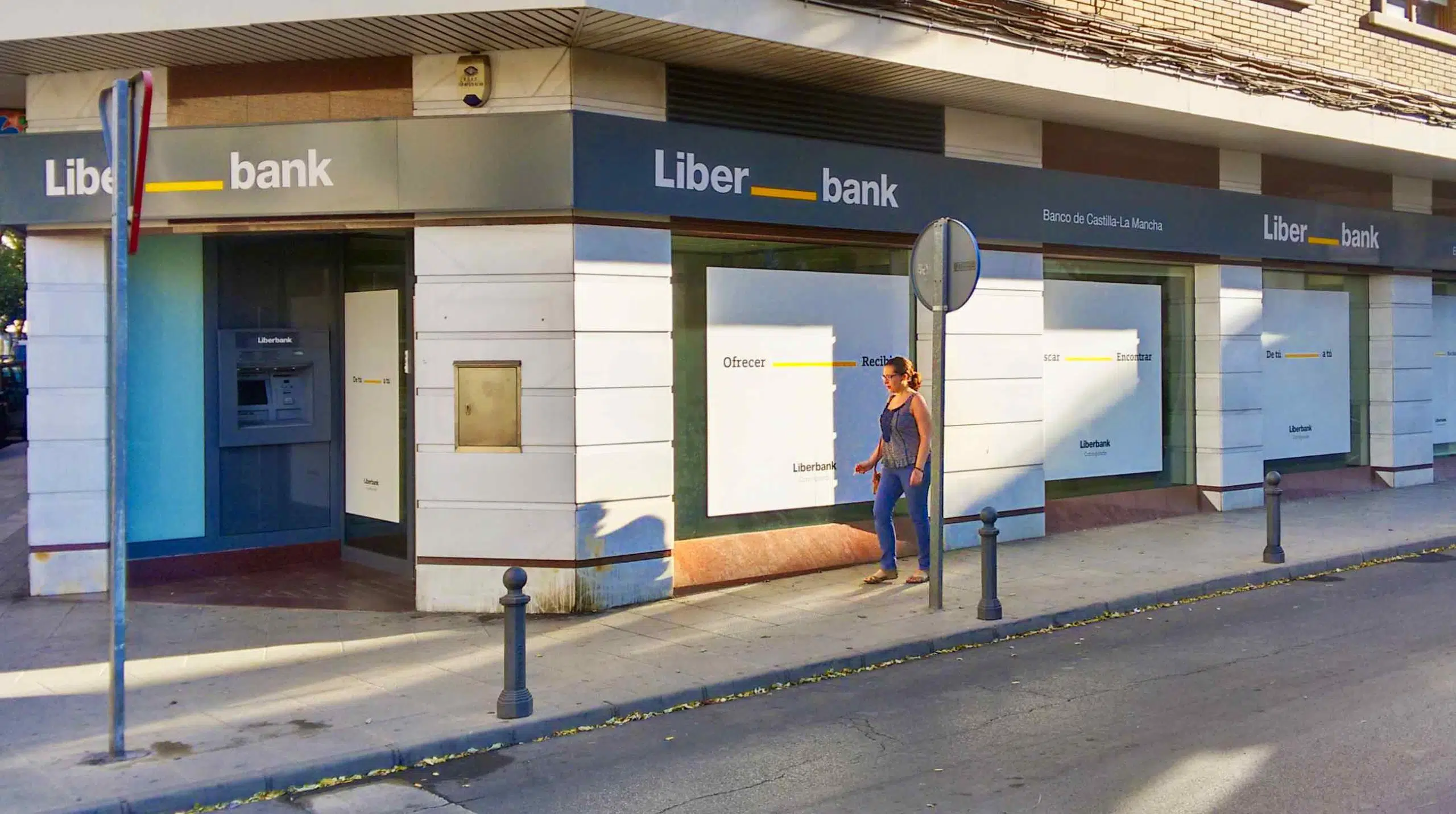 Liberbank y Banco Castilla-La Mancha demandados por imponer «sus aranceles» a los procuradores