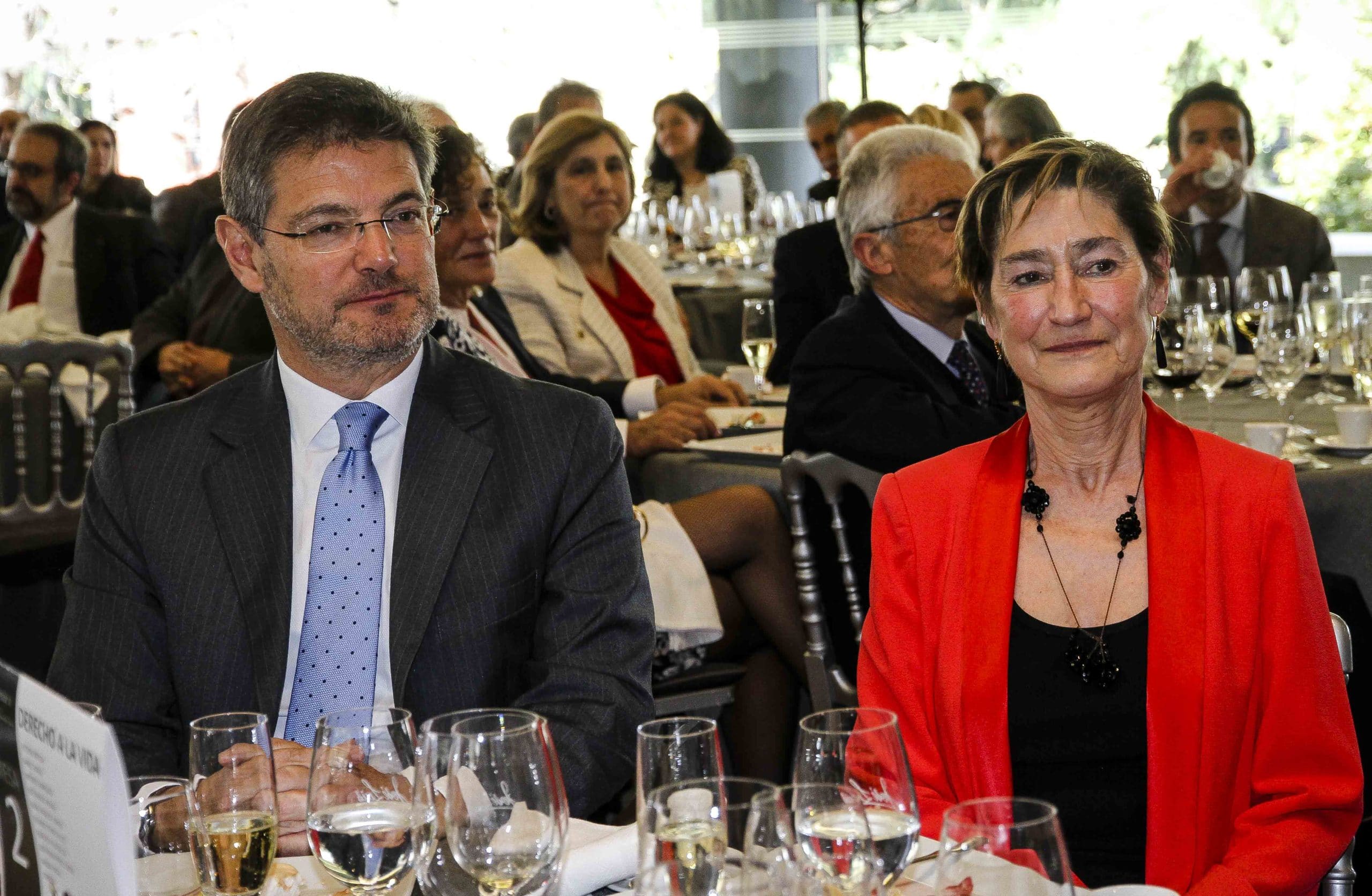 Catalá se compromete con la Abogacía a buscar un solución que haga el IVA «neutro» para el turno de oficio