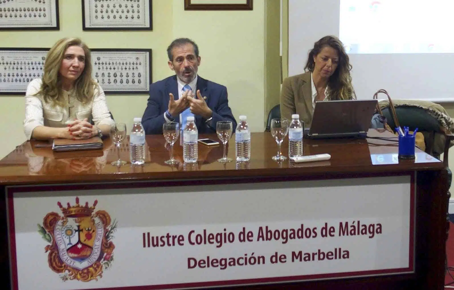El Colegio de Abogados de Málaga y el Santander cierran un acuerdo para hacer más fácil el pago de los honorarios de los letrados