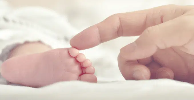 El TSJ de Baleares concede la prestación de maternidad a un padre por gestación subrogada