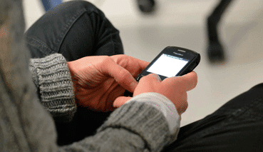 Dos años de cárcel para un joven que acosó a su expareja con 400 SMS en una semana