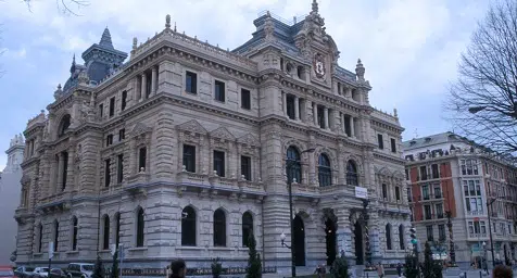 La Diputación de Bizkaia indemnizará con 18.000 euros a una funcionaria interina