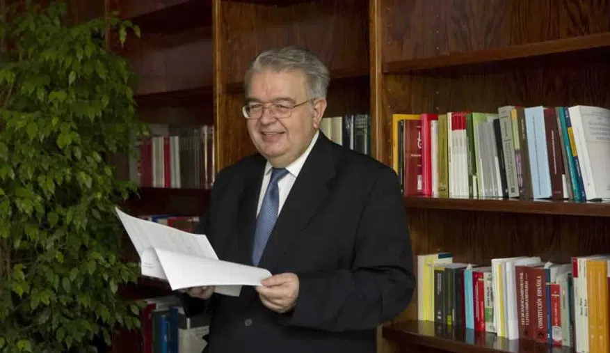 González Rivas es el mejor posicionado para presidir el Constitucional