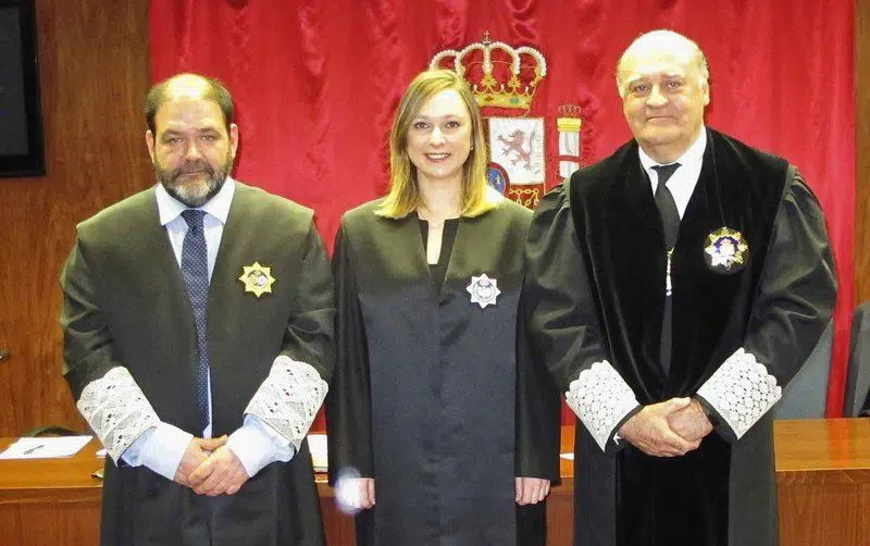 La leonesa Anna Padalkina Kuznetsova toma posesión como secretaria judicial de Tafalla