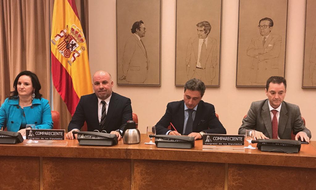Los jueces recuerdan a los ciudadanos que no están obligados a cumplir las leyes que el Constitucional ha suspendido