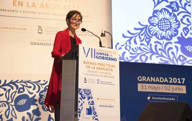 Victoria Ortega, presidenta del CGAE: «La balanza de la justicia no debe caer del lado de los más poderosos»