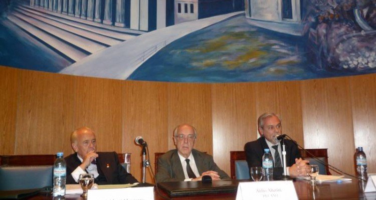 Tras 25 años, Carlos Andreucci releva a Luis Martí en la presidencia de la UIBA