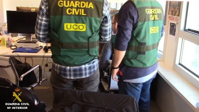 La Guardia Civil detiene a 7 personas por microestafas telefónicas por 30 millones de euros
