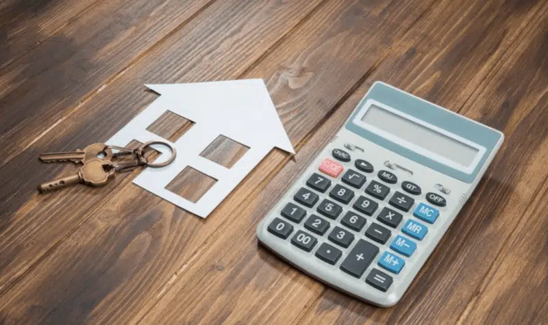 Un registrador de la propiedad recopila hasta 80 cláusulas hipotecarias
