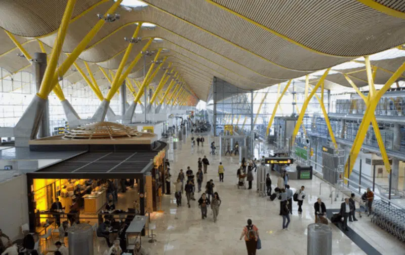 ¿Qué aeropuertos españoles suelen ser más conflictivos en el período de vacaciones?