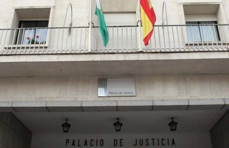 Juzgan en la Audiencia de Huelva a una mujer por cobrar durante 23 años la pensión de su padre fallecido