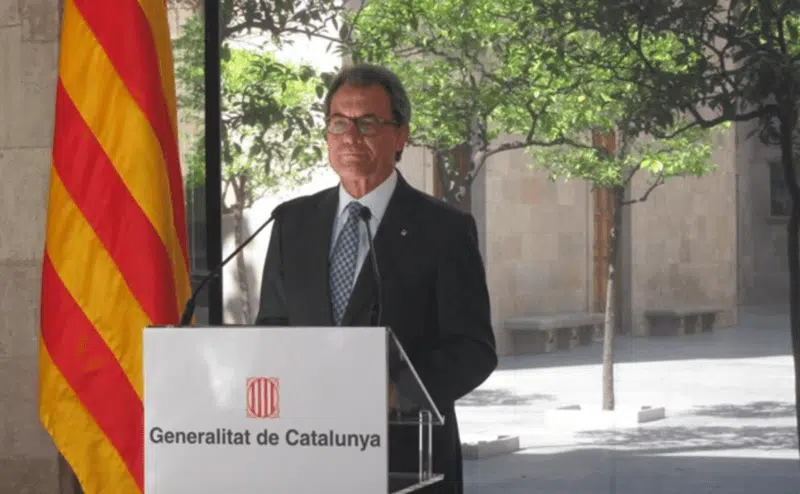 El Tribunal de Cuentas cita a Artur Mas y a 10 excargos del Govern para que abonen la fianza de 5 millones de euros