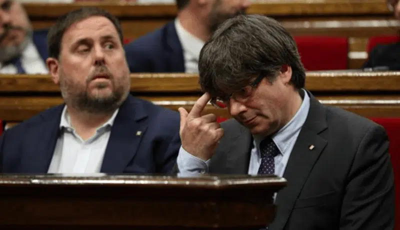 Puigdemont prepara su estrategia victimista creando una Comisión sobre la violación de derechos fundamentales en Cataluña